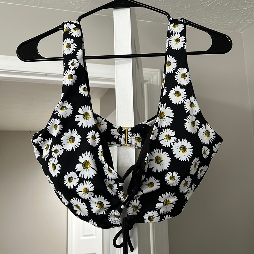 Two piece daisy bikini